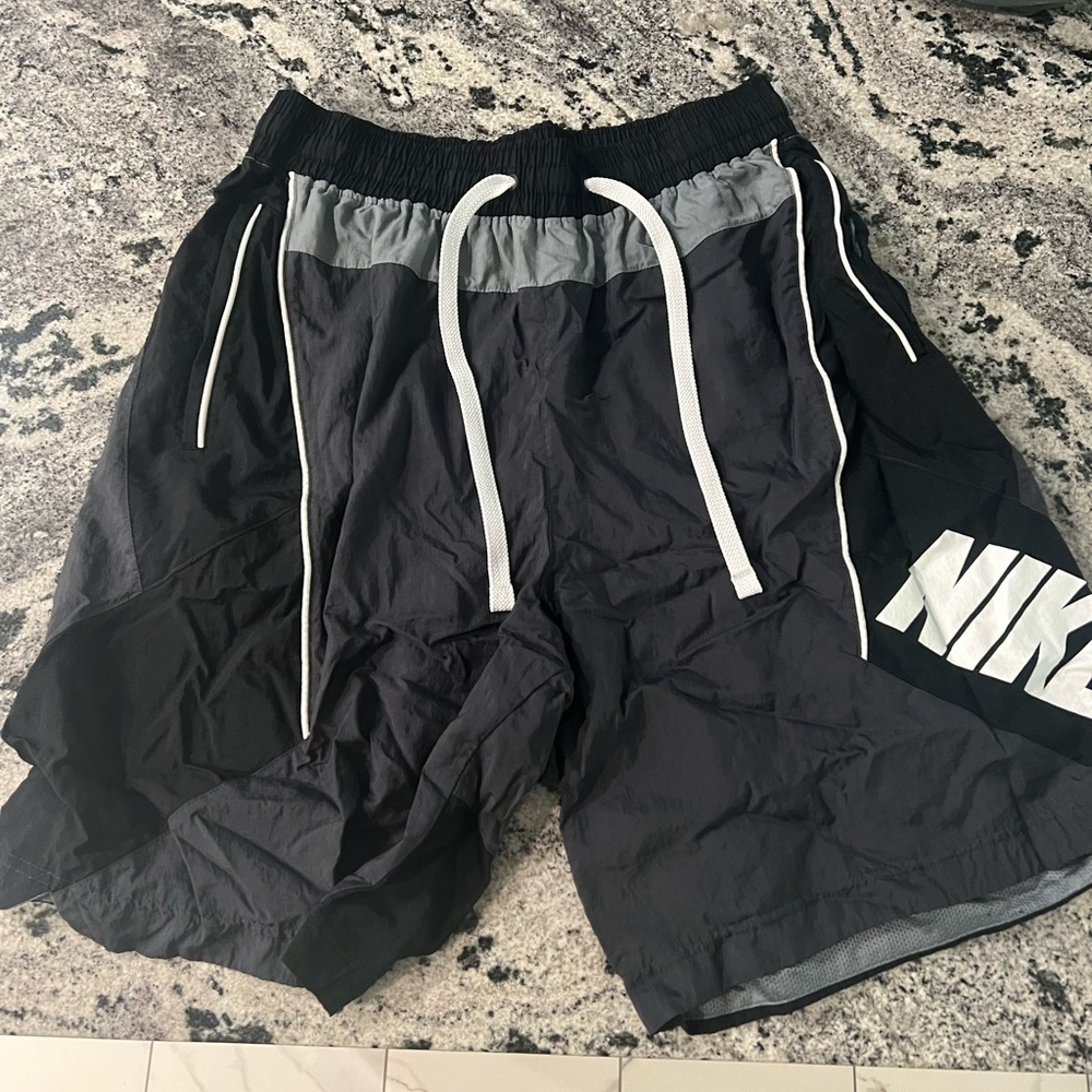 Nike Men's Black and Gray Shorts